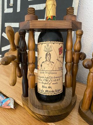 Botelleros madera estilo náutico militar