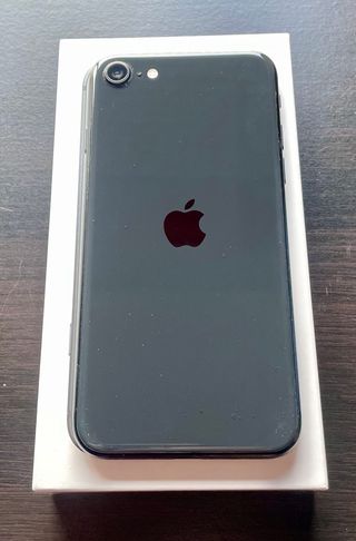 iPhone SE (2ª gen) Negro + Air Pods + Carcasa