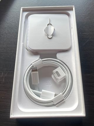 iPhone SE (2ª gen) Negro + Air Pods + Carcasa