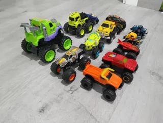 Lote 12 Monster Trucks Juguete