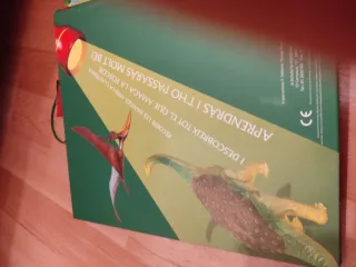 Llibres de dinosaure amb llanterna i mini Larousse