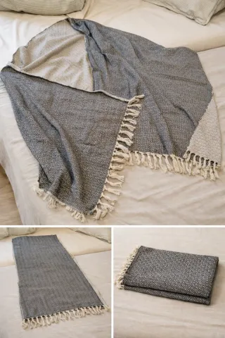 Bufanda beige y gris con flecos