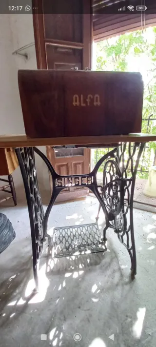 Máquina de coser Singer antigua