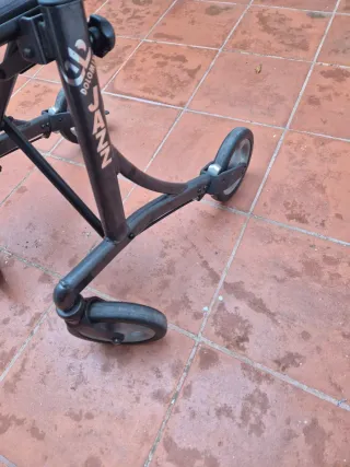 Taka taka, caminador ancianos. Cabe en el maletero