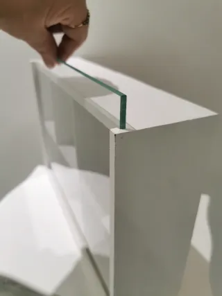 Mini vitrina de madera y cristal