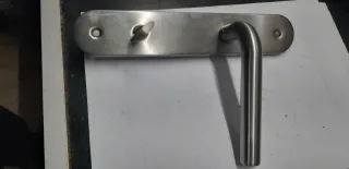 Manilla con pestillo der/izq