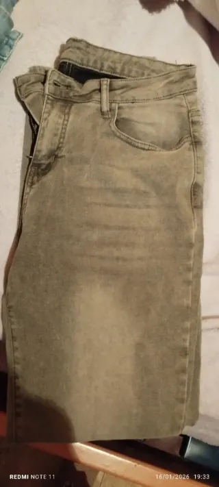 Pantalón tejano gris nuevos , sin estrenar talla L