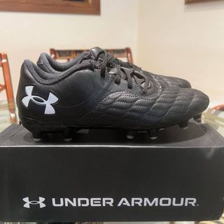 Botas de fútbol Under Armour negras