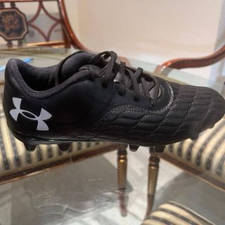 Botas de fútbol Under Armour negras