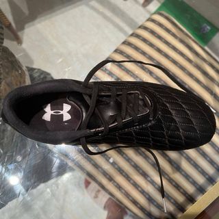 Botas de fútbol Under Armour negras