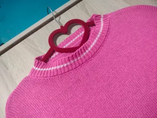 Jersey corto rosa con rayas blancas