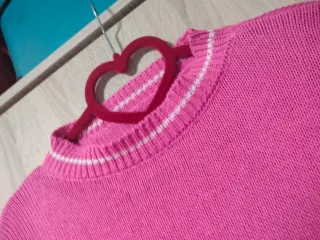 Jersey corto rosa con rayas blancas