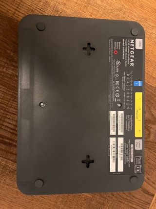 Router Netgear N750 DGND4000 Dual Band Gigabit