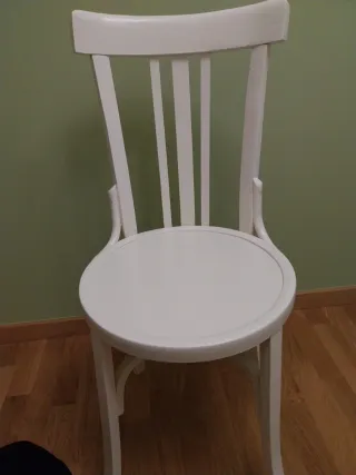 Conjunto de 2 sillas de madera blancas