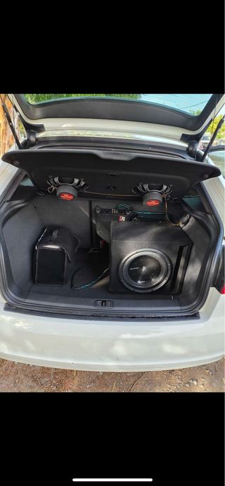 Equipo de Sonido Coche Subwoofer y Amplificadores