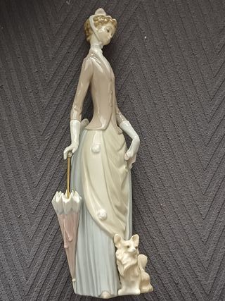 Lladro Dama con Perro  SIN DEFECTOS