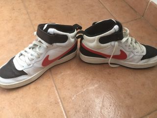 Zapatillas Nike Blancas y Negras Talla 38