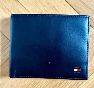 Cartera Tommy Hilfiger negra