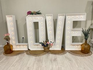Letras LOVE decorativas luminosas