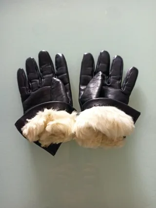Guantes de piel negros con pelo interior