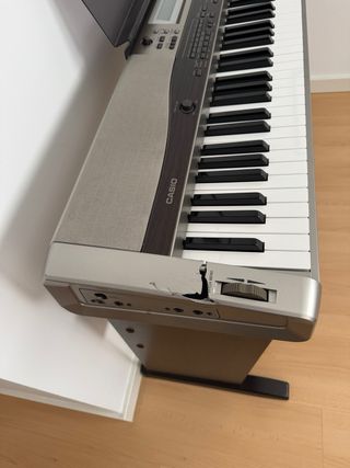 Piano Casio Privia con mueble