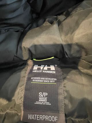 Cazadora Helly Hansen Negra Nueva