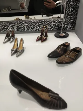 Adornos de zapatos de tacón