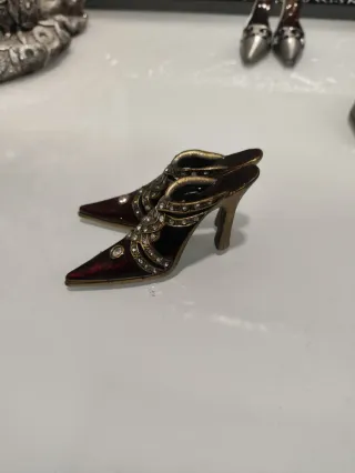 Adornos de zapatos de tacón