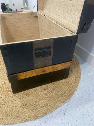 Baúl antiguo restaurado madera y metal