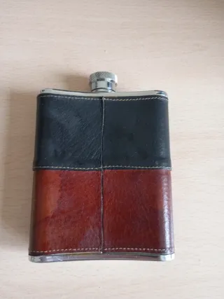 Petaca cuero y acero inoxidable