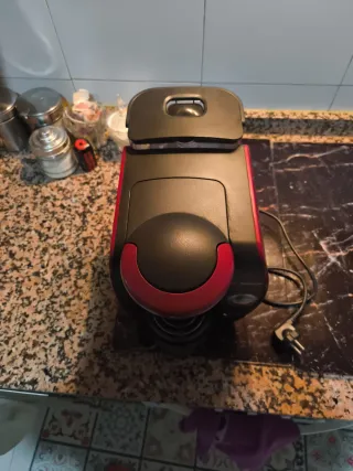 Cafetera Bosch Tassimo Roja y Negra