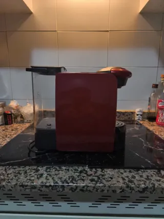 Cafetera Bosch Tassimo Roja y Negra