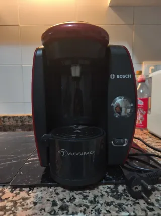 Cafetera Bosch Tassimo Roja y Negra