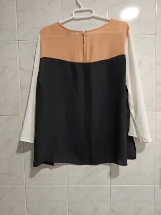 Camisa de mujer beige y negra