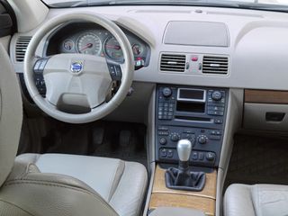 XC90 2.4 D5 163 CV 7 PLAZAS * 1 DUEÑO Y NACIONAL *