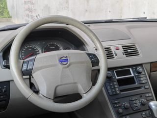 XC90 2.4 D5 163 CV 7 PLAZAS * 1 DUEÑO Y NACIONAL *