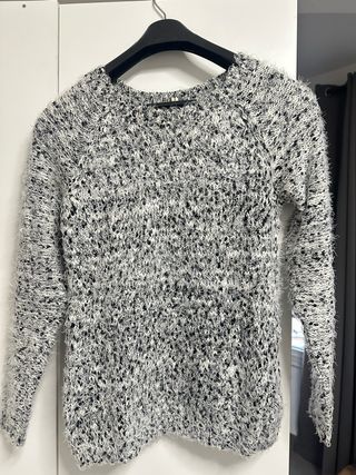 Jersey gris y blanco