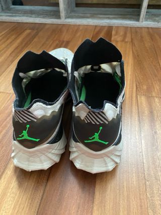 Zapatillas Jordan Blancas y Negras