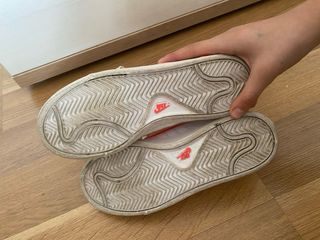 Zapatillas Nike Blancas y Rojas