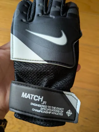 Guantes de fútbol Nike Match para niños