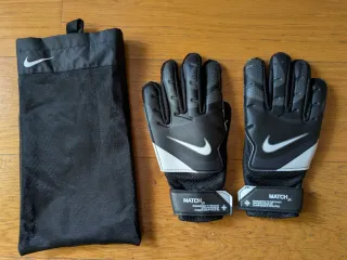 Guantes de fútbol Nike Match para niños