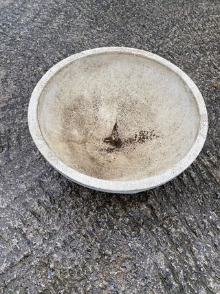 Tiesto redondo de piedra blanco 67x34cm