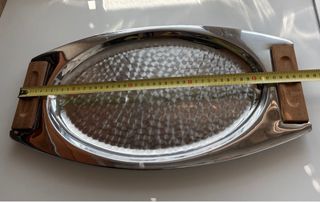 Vassoio Ovale Martellato con Manici Legno