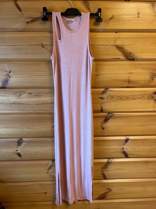 Vestido Naf Naf rosa largo con abertura