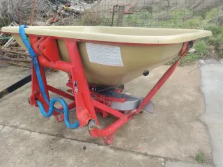 Abonadora Aguirre Doble Plato 1000kg