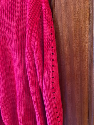 Jersey punto calado cuello pico rojo