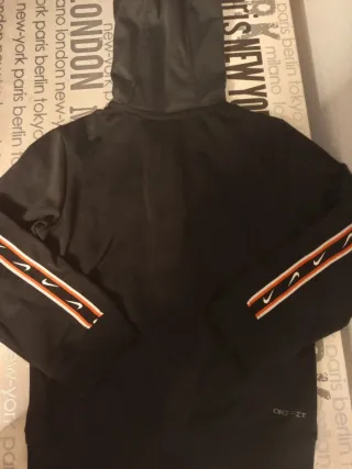 Sudadera Nike Negra con Cremallera