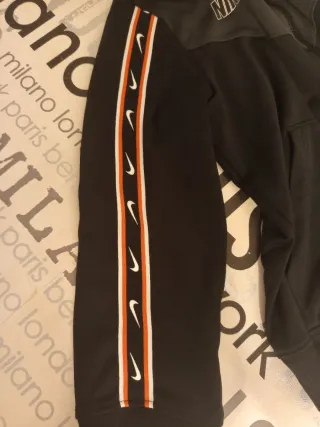 Sudadera Nike Negra con Cremallera