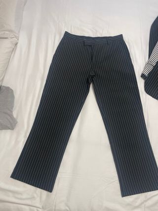 Traje rayas blancas y negras