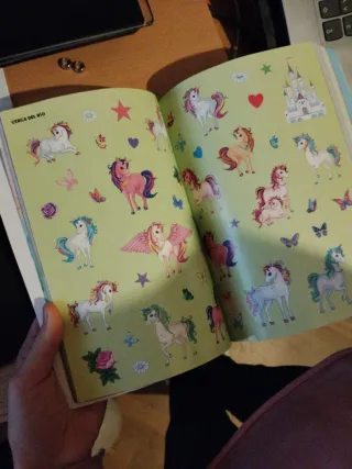 1000 stickers unicornios